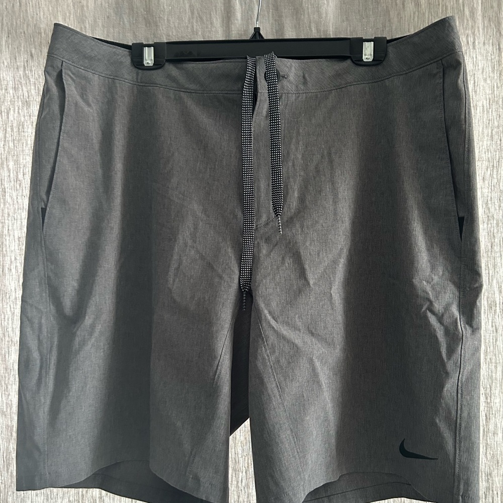 LIKE NEW NIKE SWIM HYBRID ACTIVEWEAR BOARD SHORTS SIZE 38